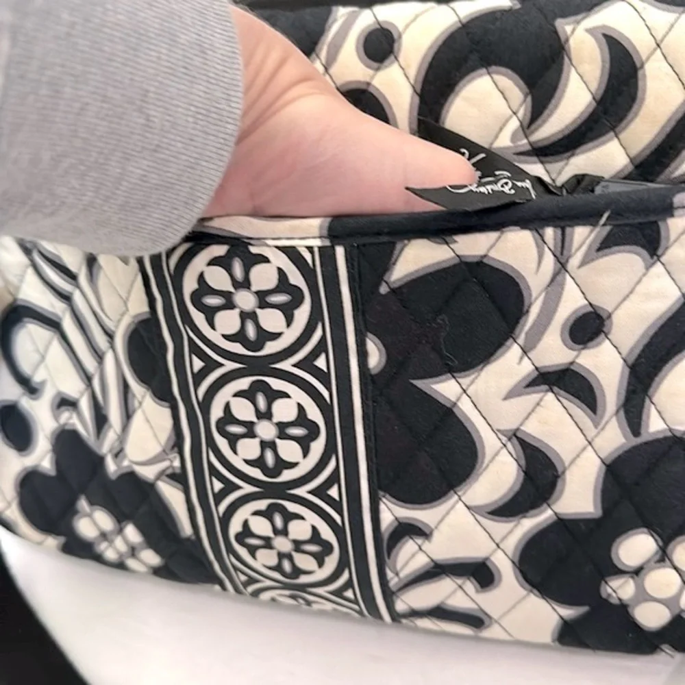 VERA BRADLEY Black & White Night & Day Padded Mini Laptop Computer Zipper Case